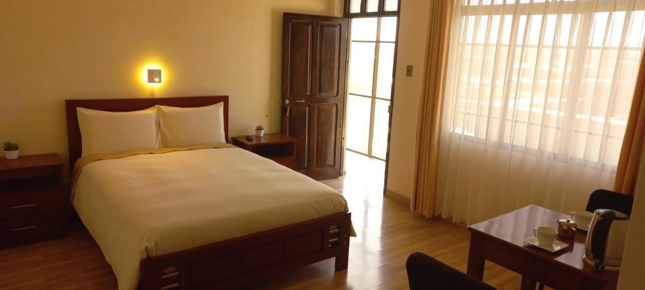 Hotel Cesare Уюні Екстер'єр фото